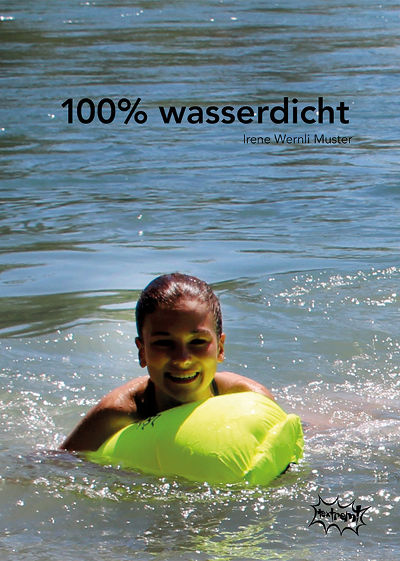 Ein Mädchen im Wasser auf dem 100% Wasserdicht Mappencover